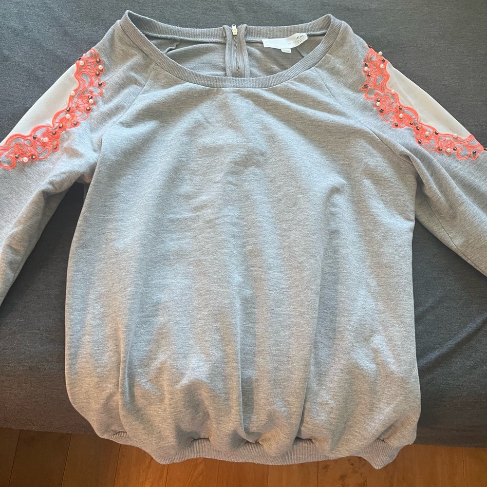 Cute Women grey Crewneck